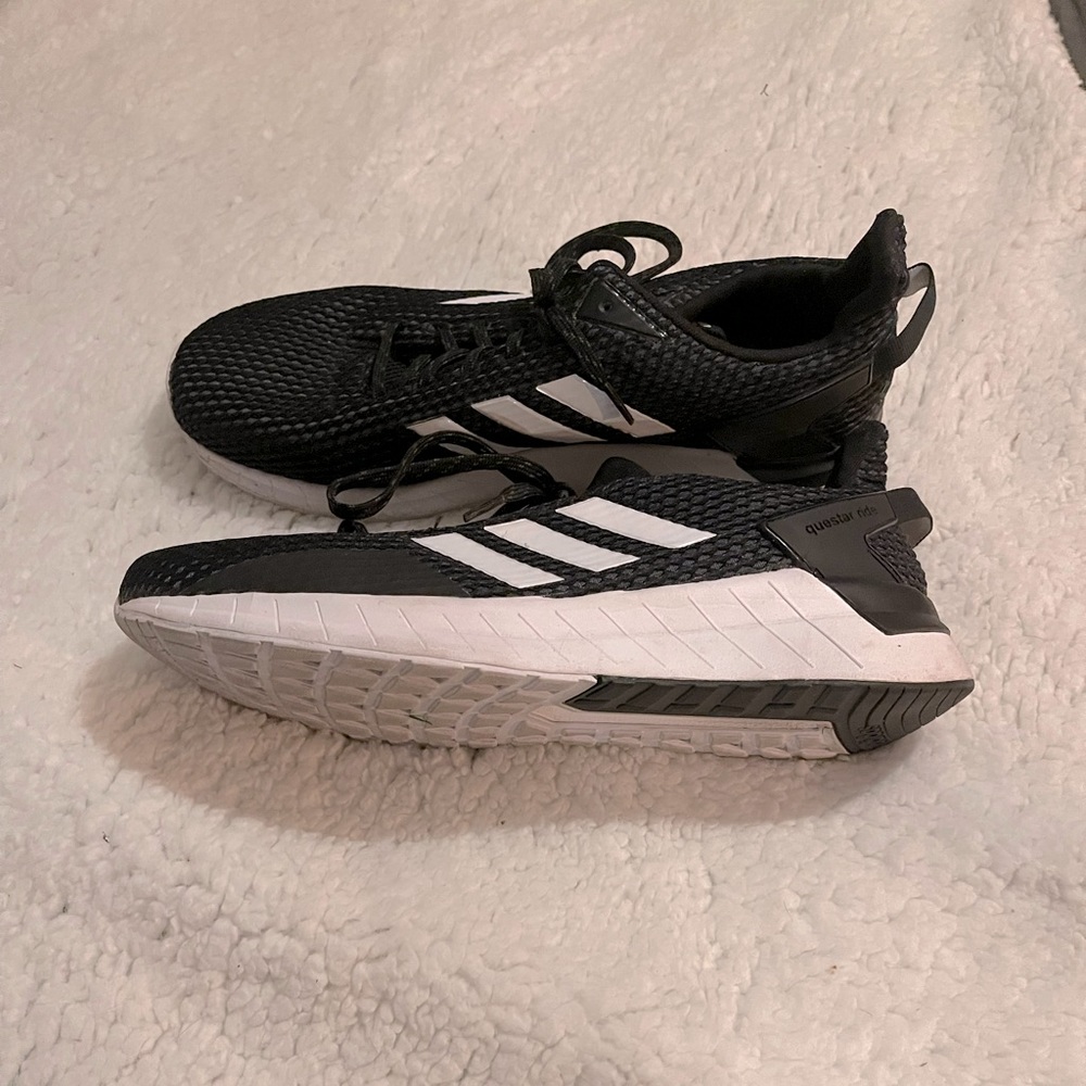 Adidas Running shoes. Black/white. Men’s Sz 10.5 Cloudform insoles.